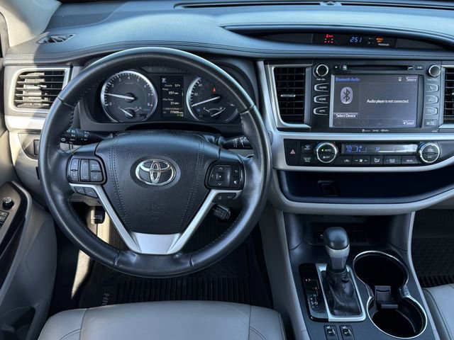 Used 2019 Toyota Highlander XLE image 1