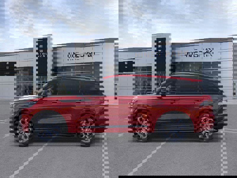 New 2026 Lincoln Aviator AWD image 3