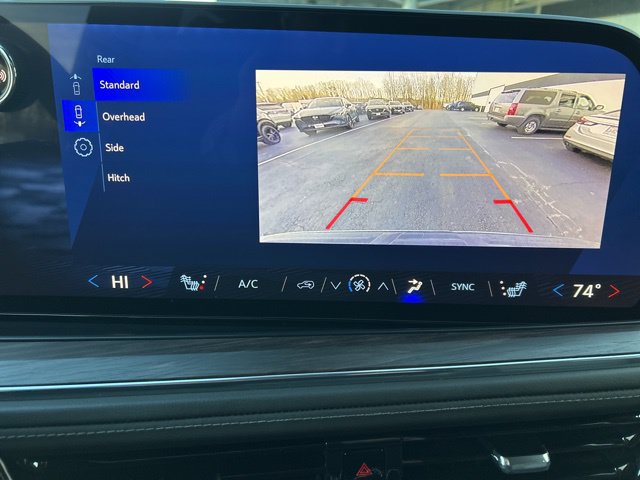 Used 2025 Chevrolet Suburban LT AWD/4WD image 19