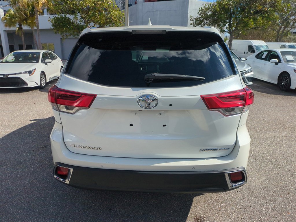 Used 2017 Toyota Highlander Limited image 6