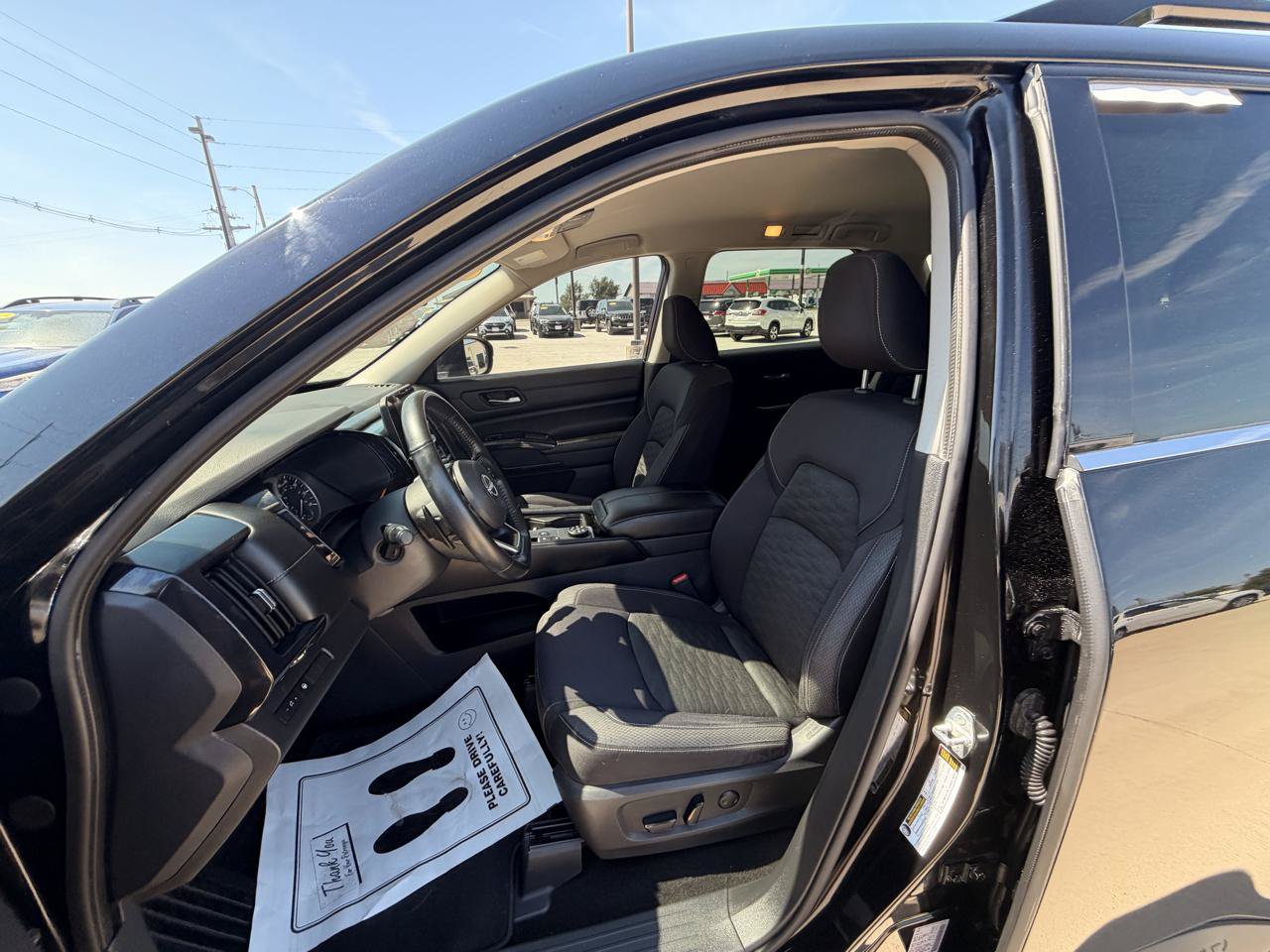 Used 2022 Nissan Pathfinder SV AWD/4WD image 16