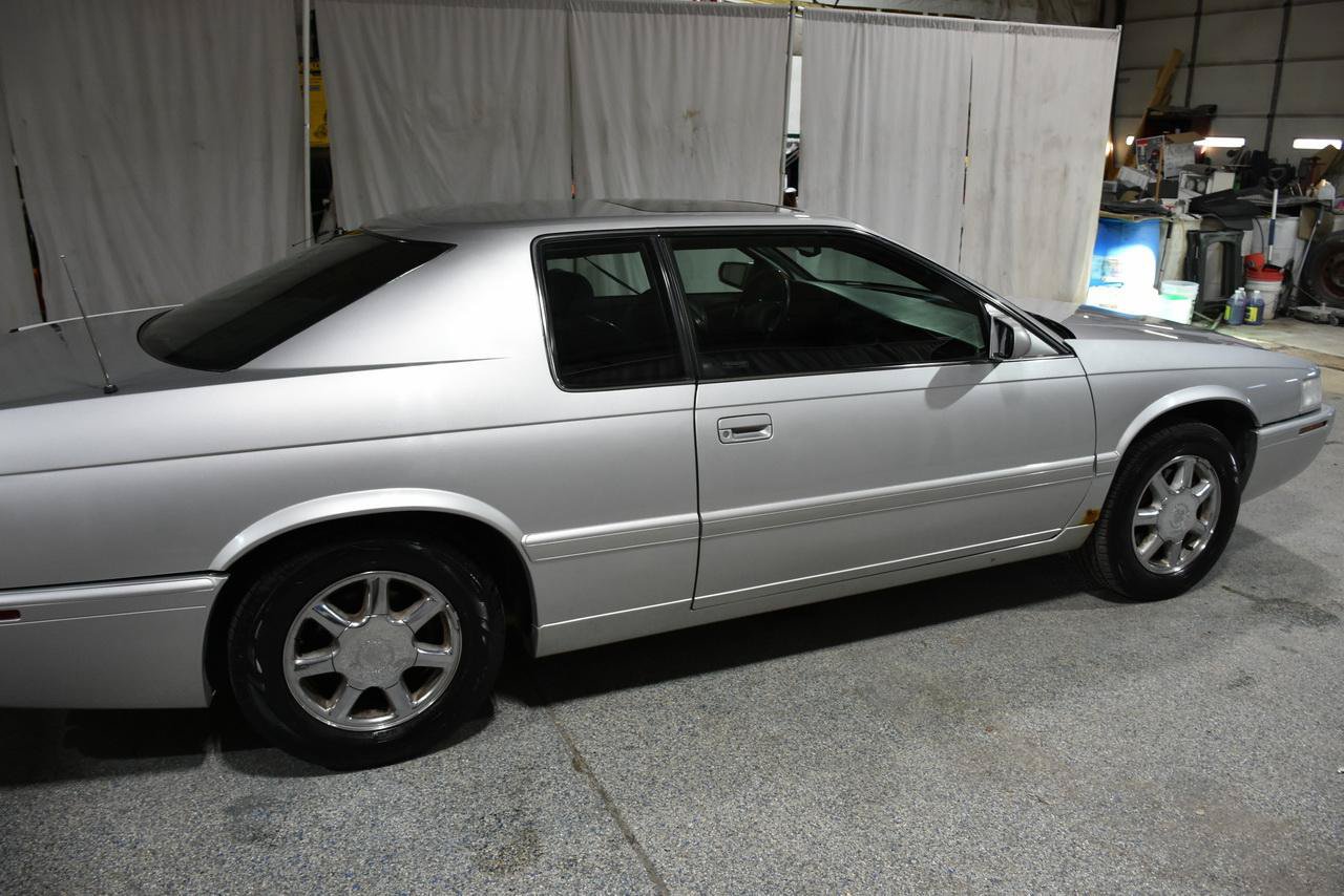 Used 2001 Cadillac Eldorado Touring FWD image 11