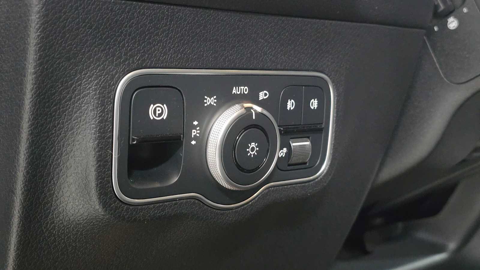 Used 2026 Mercedes-Benz GLB 250 4MATIC image 26