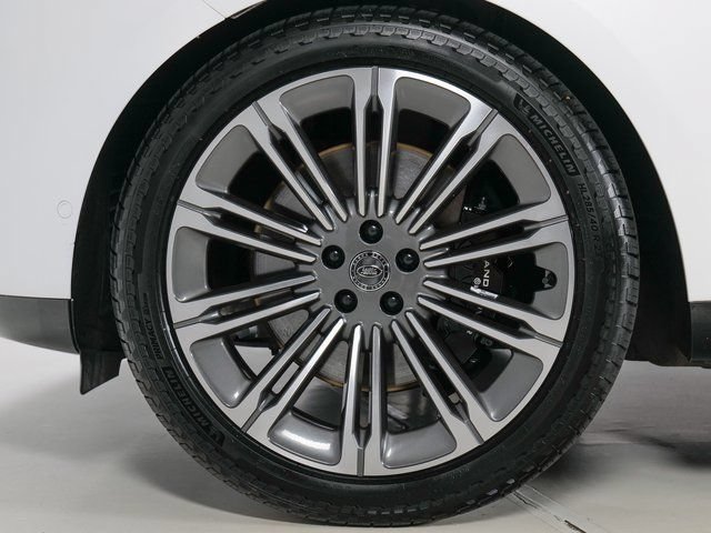 Certified 2024 Land Rover Range Rover SV AWD/4WD image 9