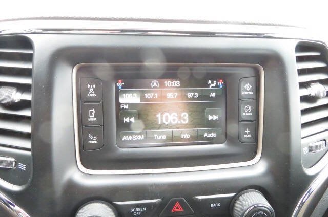 Used 2015 Jeep Grand Cherokee Laredo w/ Quick Order Package 23E AWD/4WD image 18