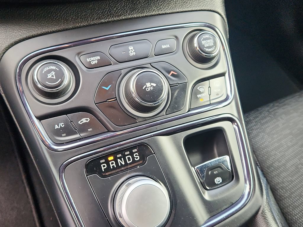 Used 2015 Chrysler 200 S AWD/4WD image 25