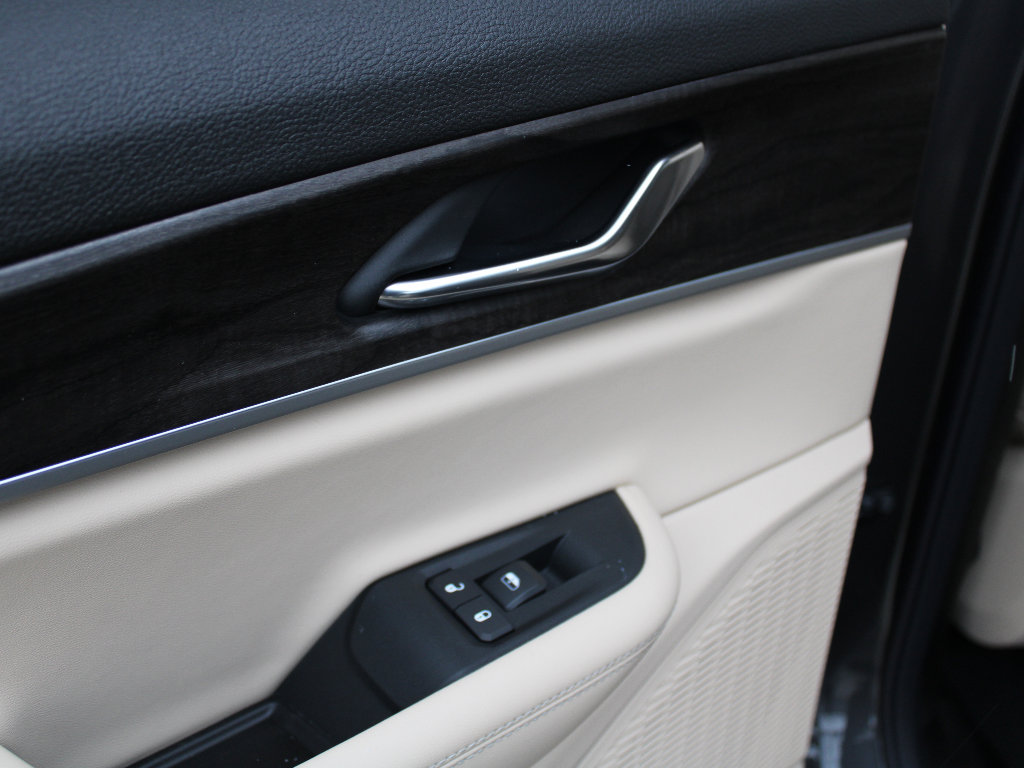 New 2025 Jeep Grand Cherokee Limited image 27