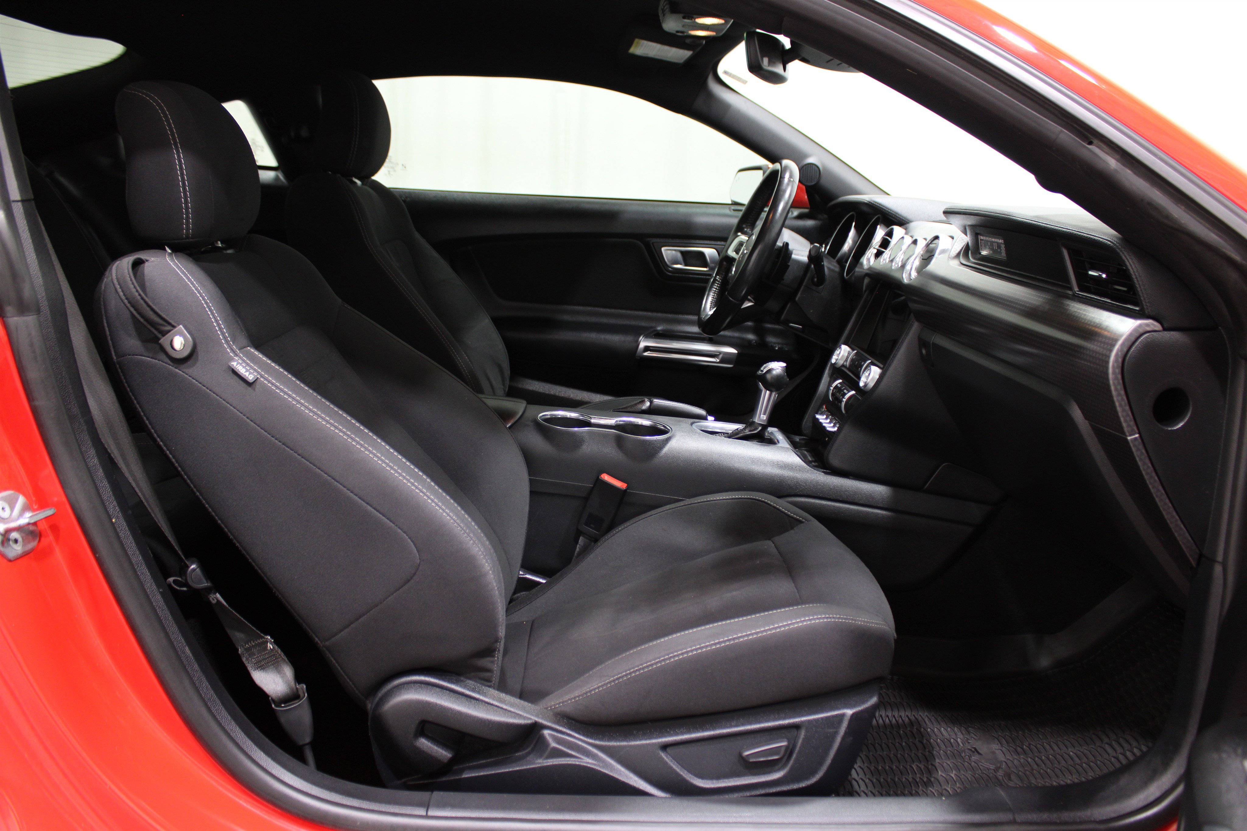 Used 2021 Ford Mustang EcoBoost w/ 2.3L High Performance Package image 29