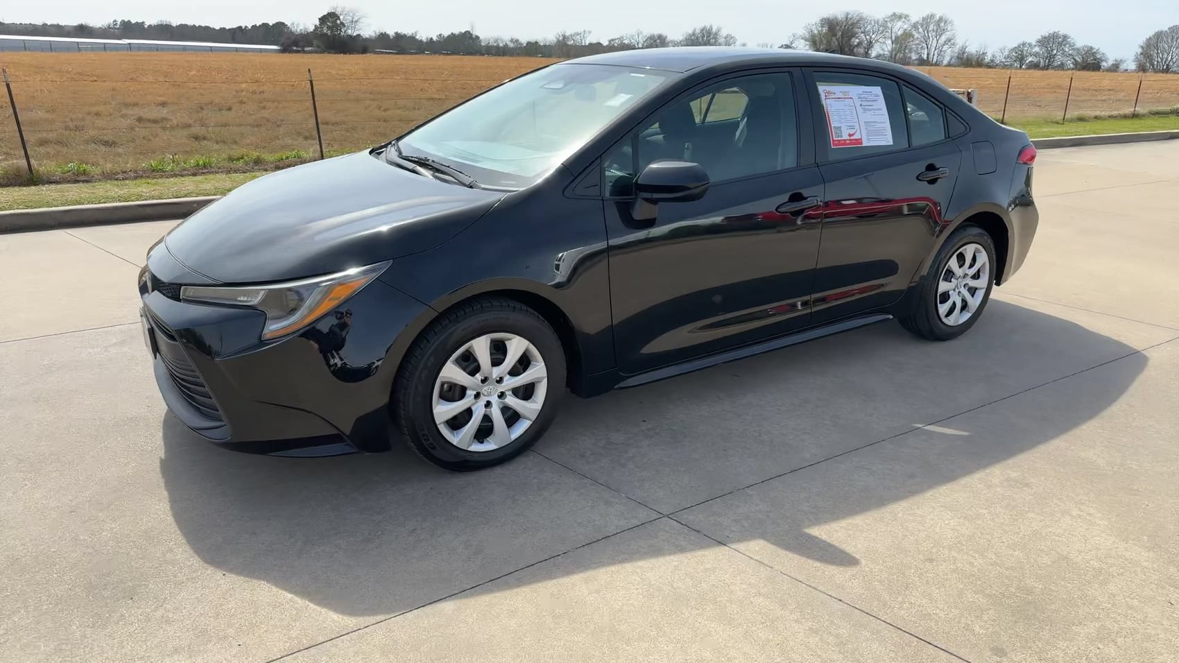 Used 2024 Toyota Corolla LE FWD image 5