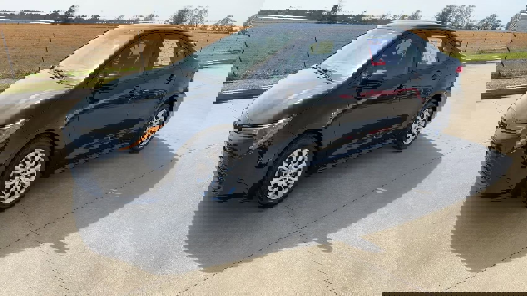 Used 2024 Toyota Corolla LE FWD image 5