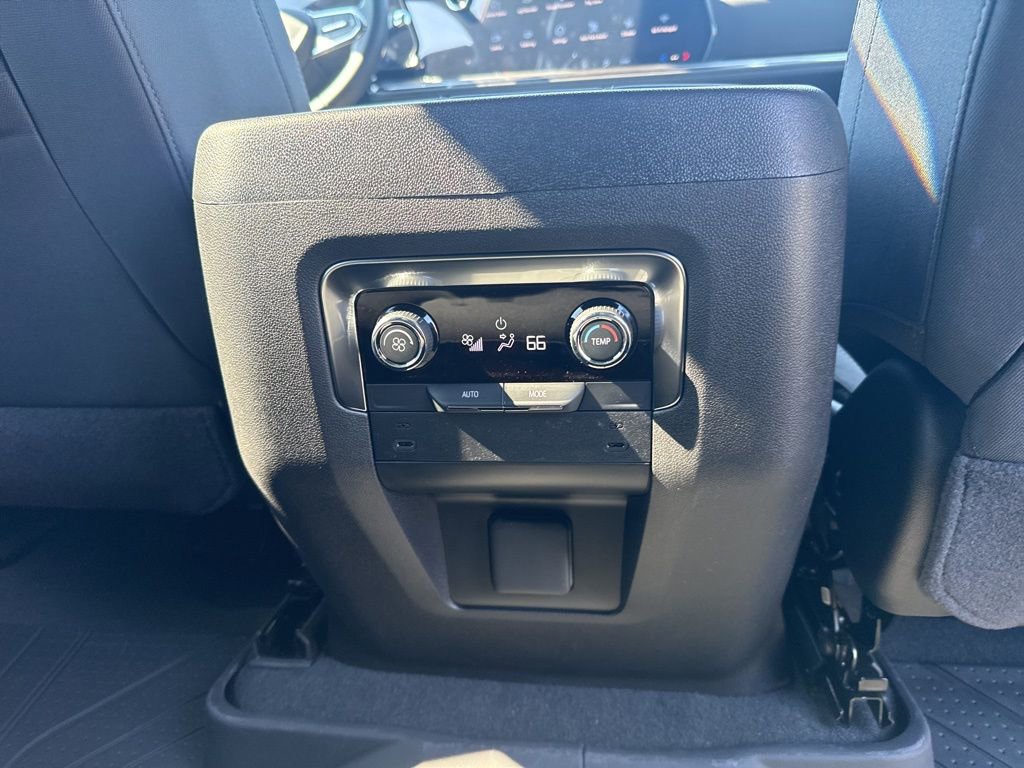 New 2026 Chevrolet Suburban LS image 34