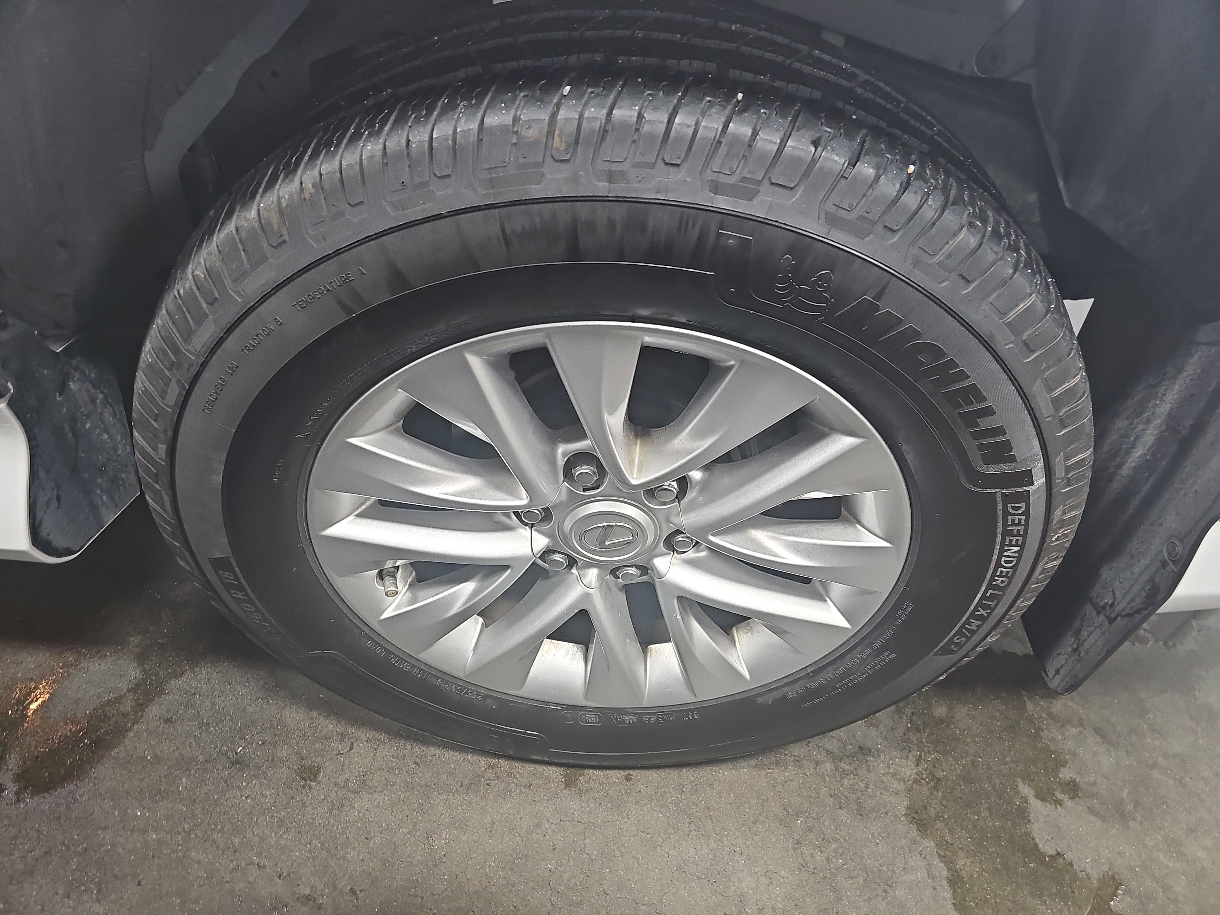 Used 2023 Lexus GX 460 Premium image 35