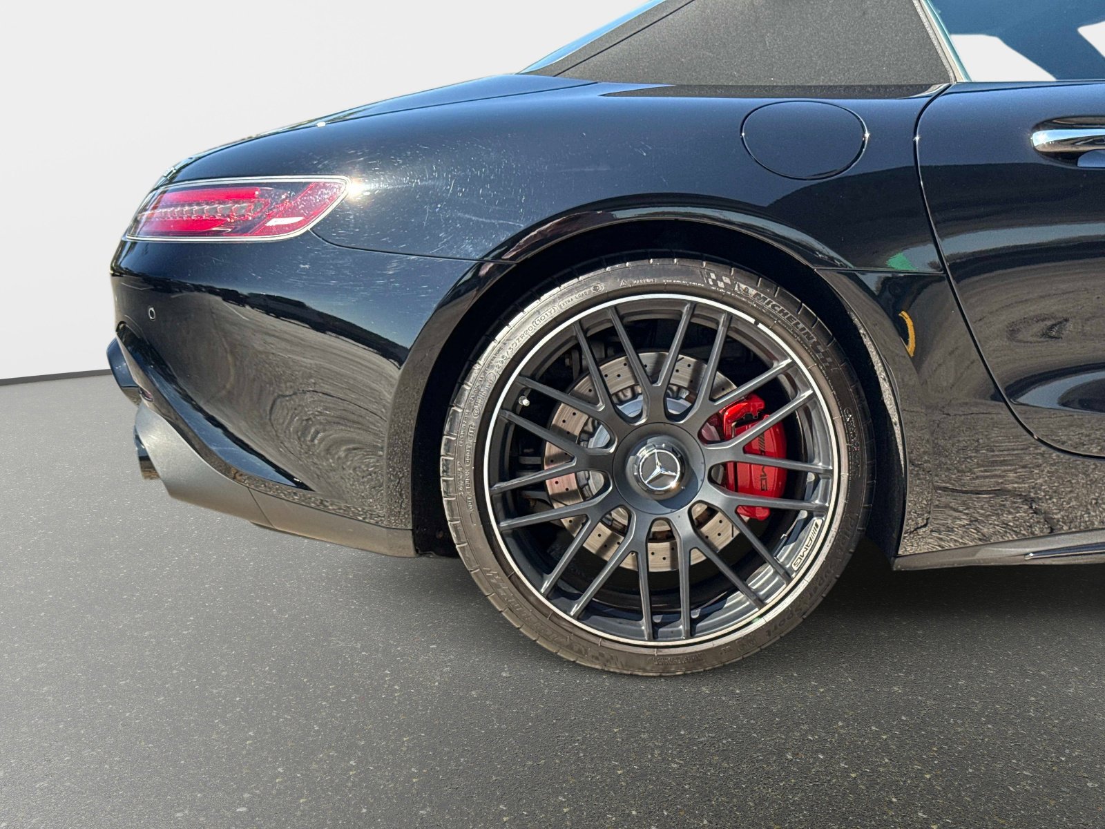 Used 2021 Mercedes-Benz AMG GT Roadster image 24