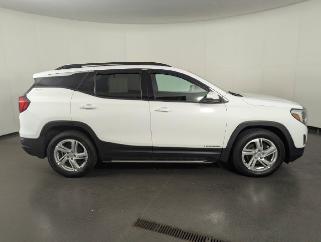 Used 2018 GMC Terrain SLE w/ GMC Pro Grade Package AWD/4WD image 8