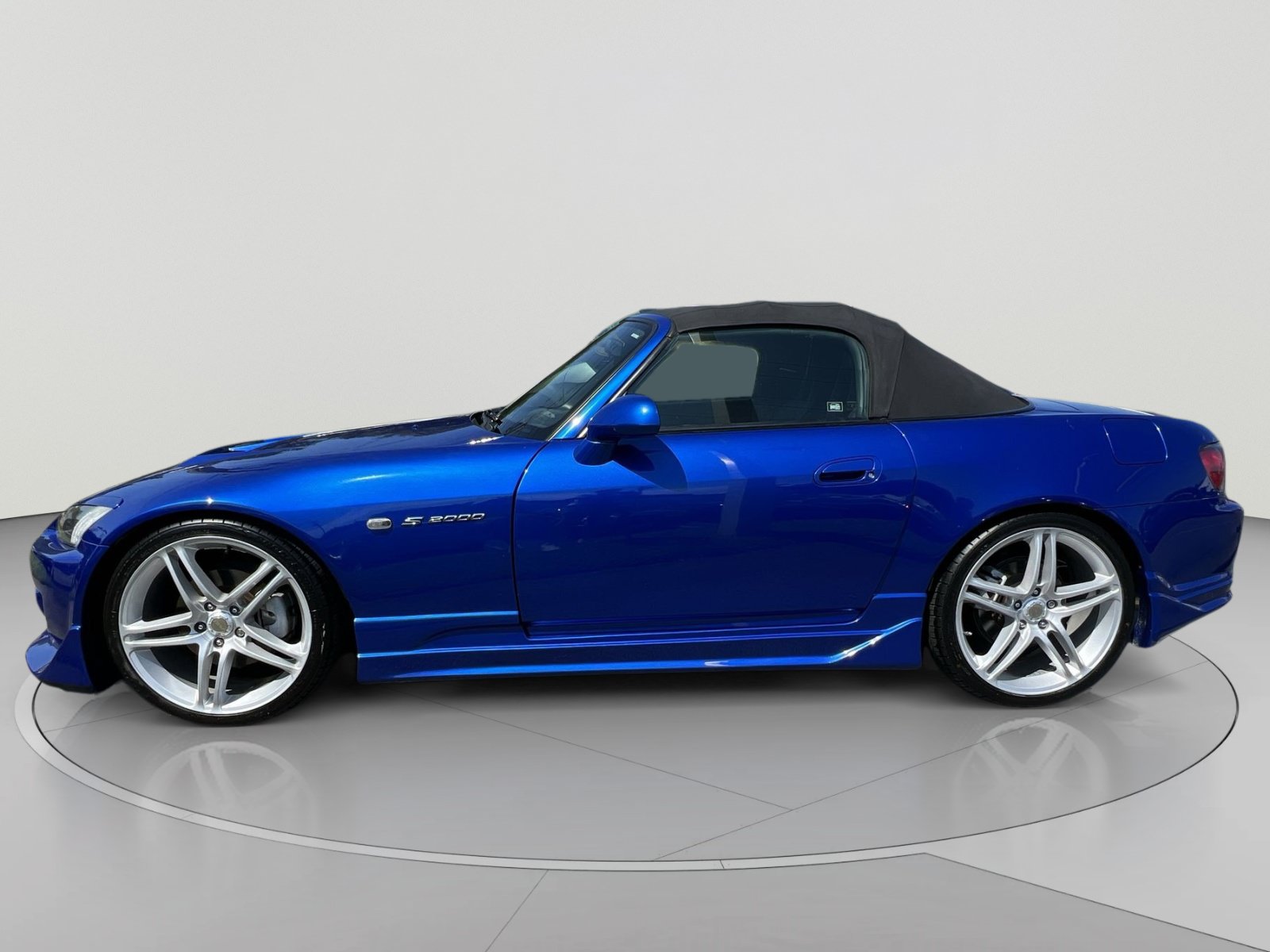 Used 2002 Honda S2000 image 2