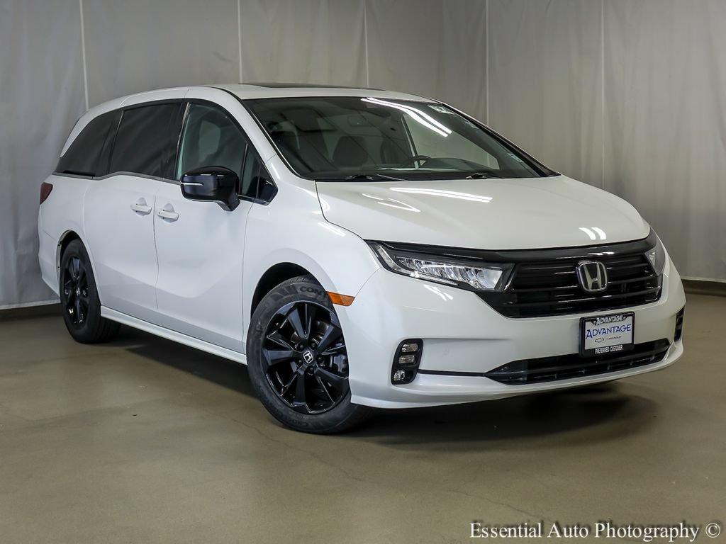 Used 2023 Honda Odyssey Sport image 2