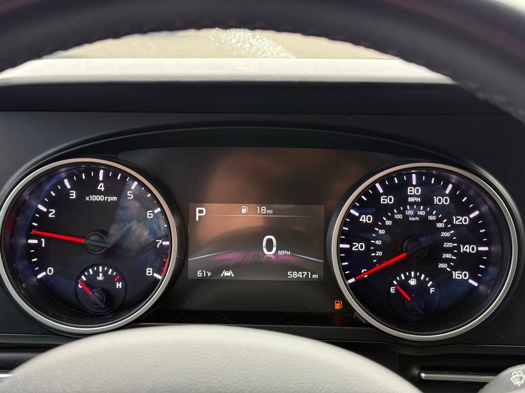 Used 2022 Kia Carnival LX FWD image 10