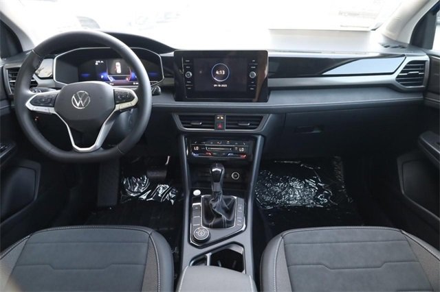 New 2025 Volkswagen Taos SE image 24