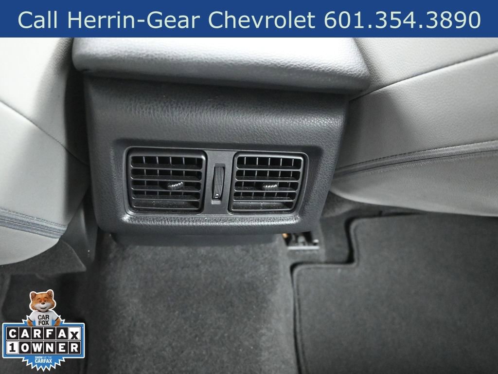 Used 2025 Toyota Camry SE w/ Convenience Package image 18