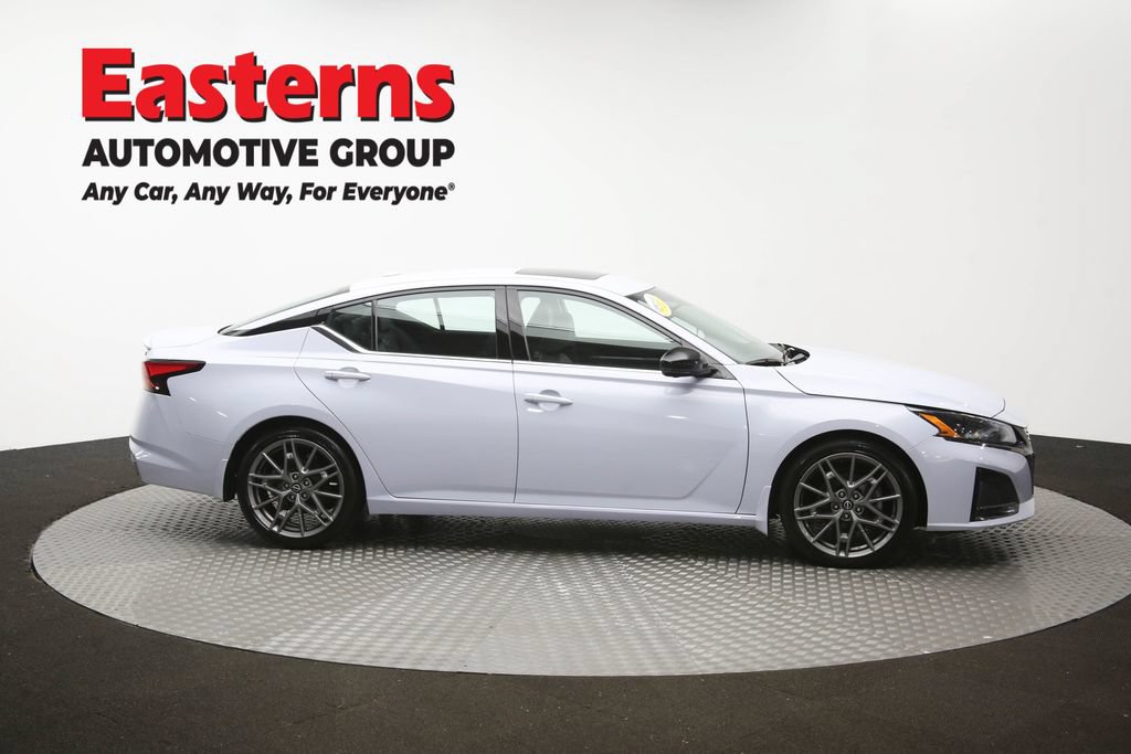 Used 2023 Nissan Altima 2.0 SR FWD image 47
