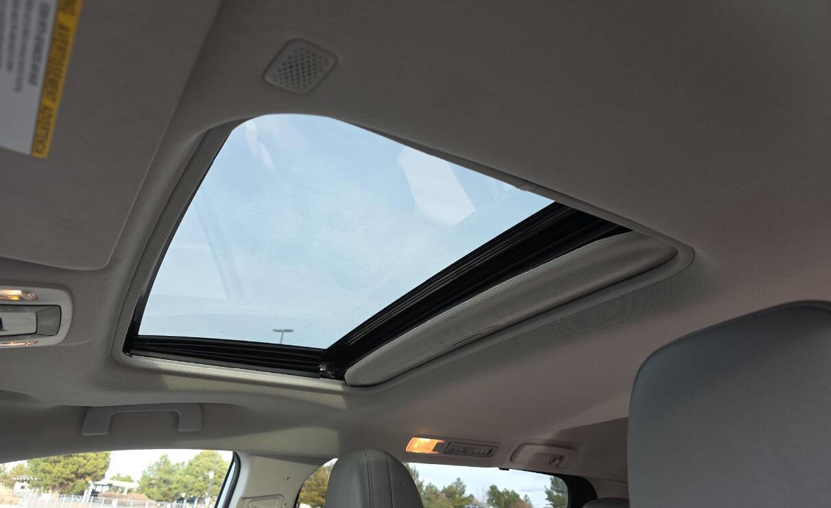 Used 2023 Toyota Sienna XLE image 8