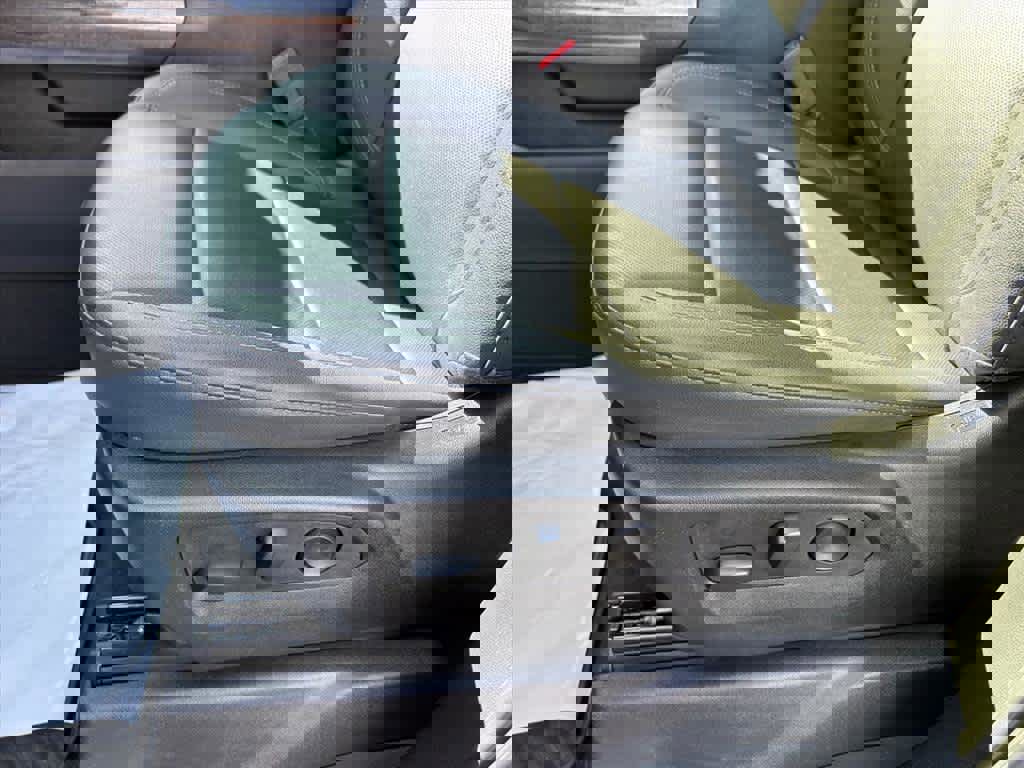 Used 2025 Chevrolet Silverado 2500 LTZ w/ Z71 Chrome Sport Edition image 23