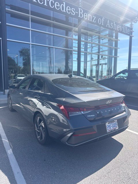 Used 2024 Hyundai Elantra Limited FWD image 9