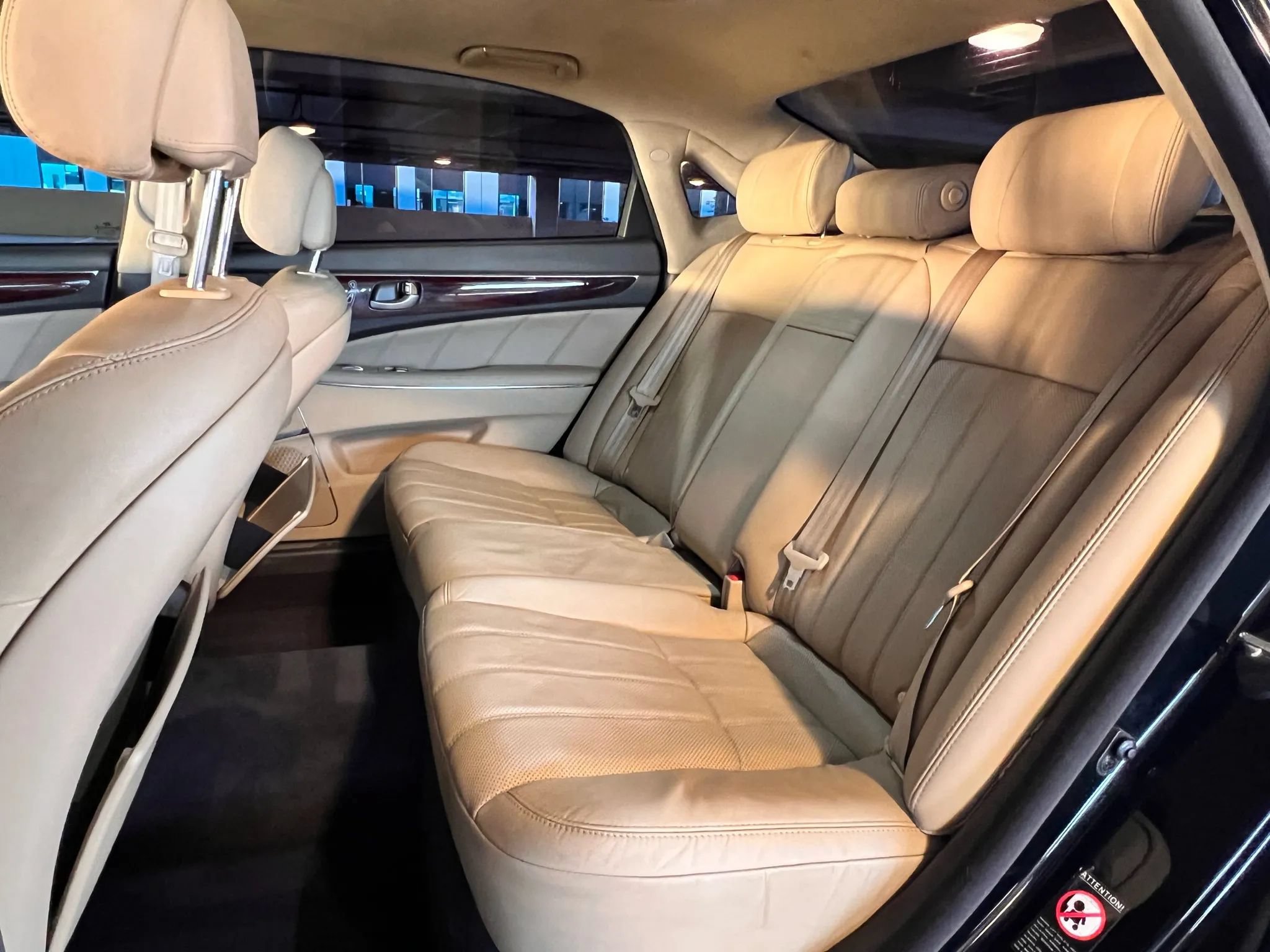 Used 2011 Hyundai Equus Signature RWD image 15