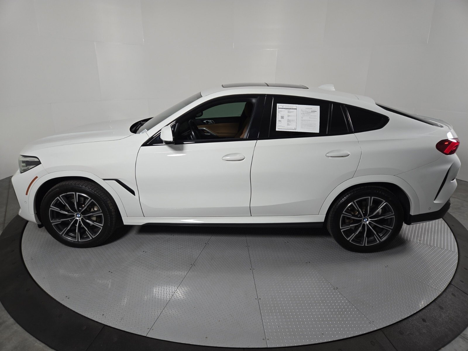 Used 2023 BMW X6 xDrive40i w/ M Sport Package image 8