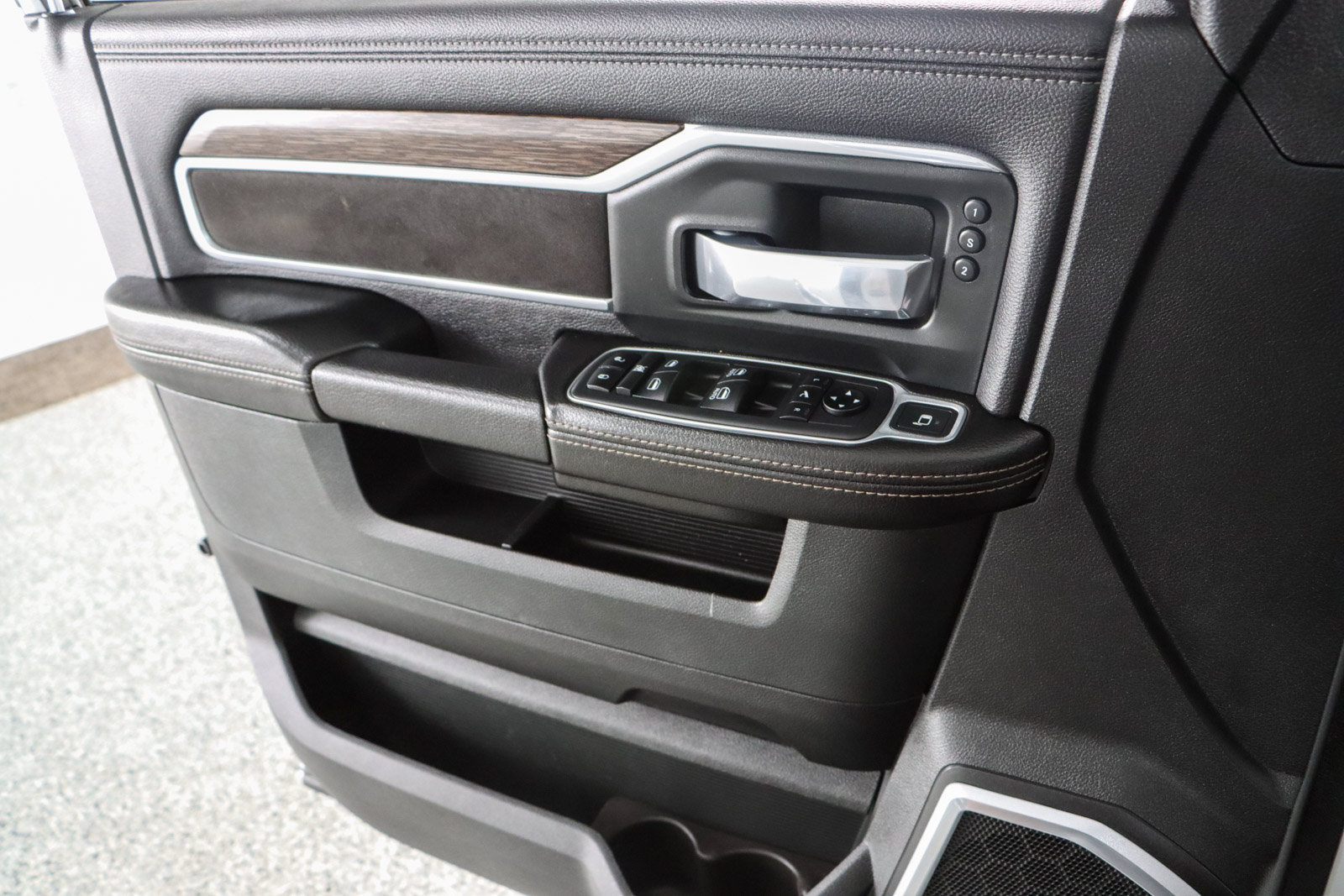 Used 2020 RAM 2500 Laramie AWD/4WD image 23