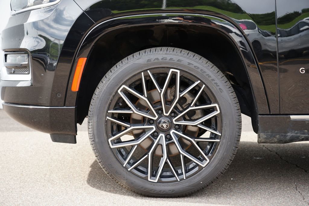 Used 2022 Jeep Grand Wagoneer Series III image 11