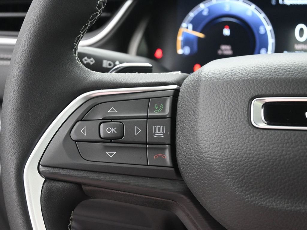 New 2025 Jeep Grand Cherokee L Laredo w/ Luxury Tech Group I image 23