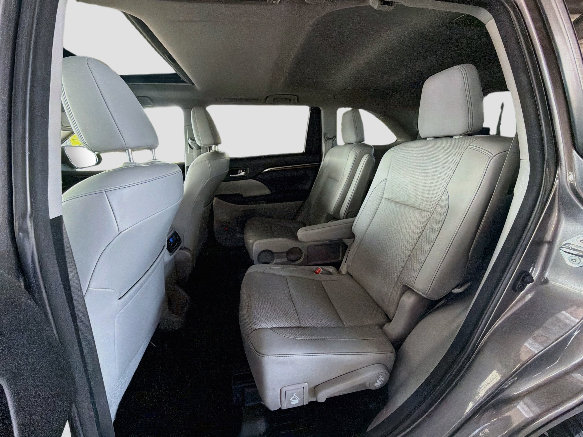 Used 2016 Toyota Highlander Limited w/ Driver Technology Package AWD/4WD image 28