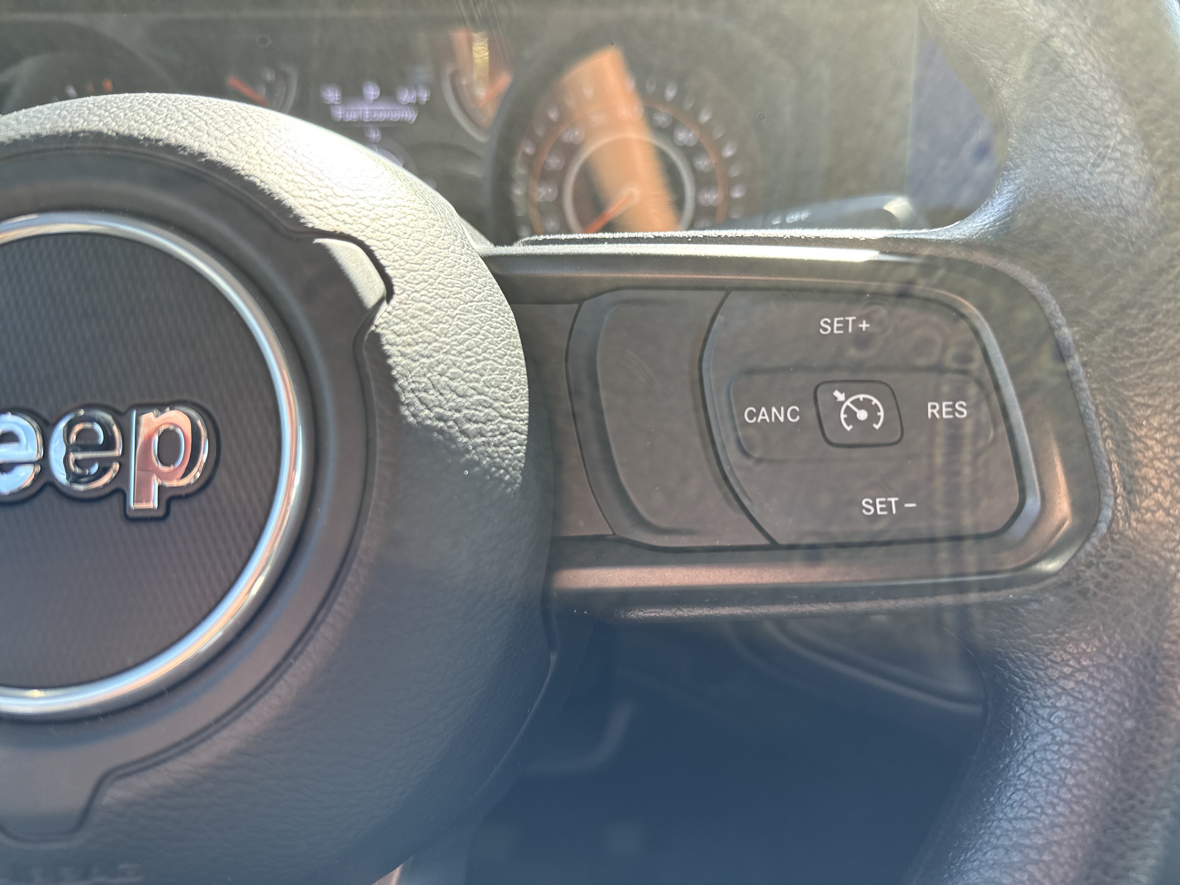 Used 2025 Jeep Gladiator Mojave AWD/4WD image 19