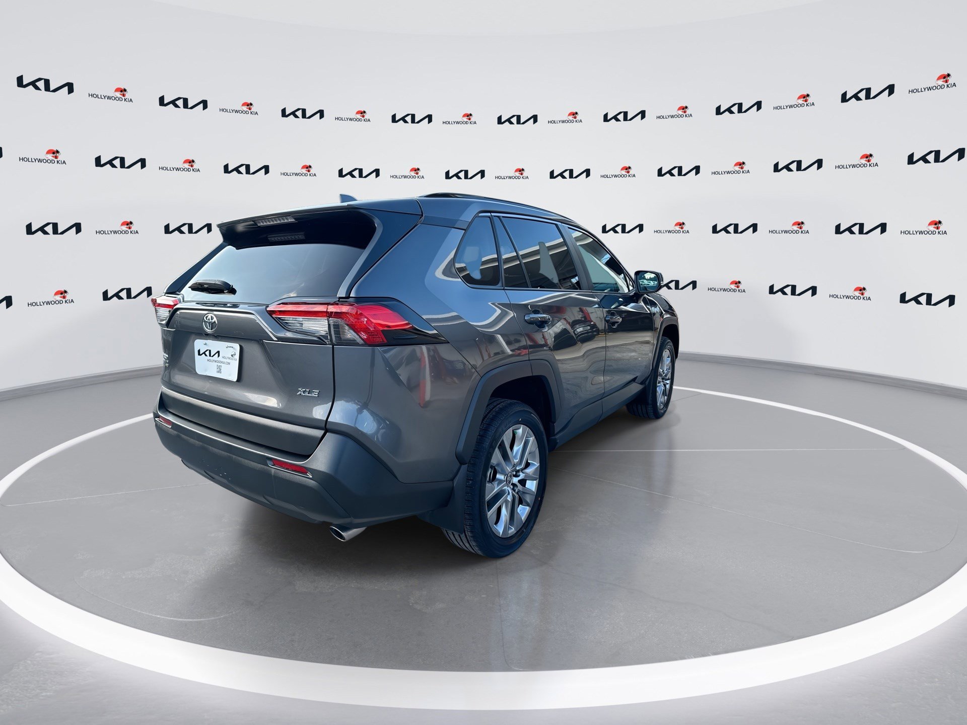 Used 2024 Toyota RAV4 XLE Premium FWD image 8