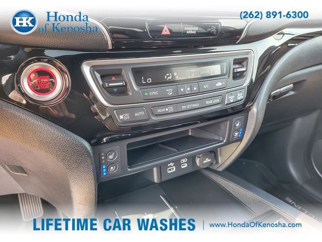 Certified 2025 Honda Ridgeline Black Edition image 17