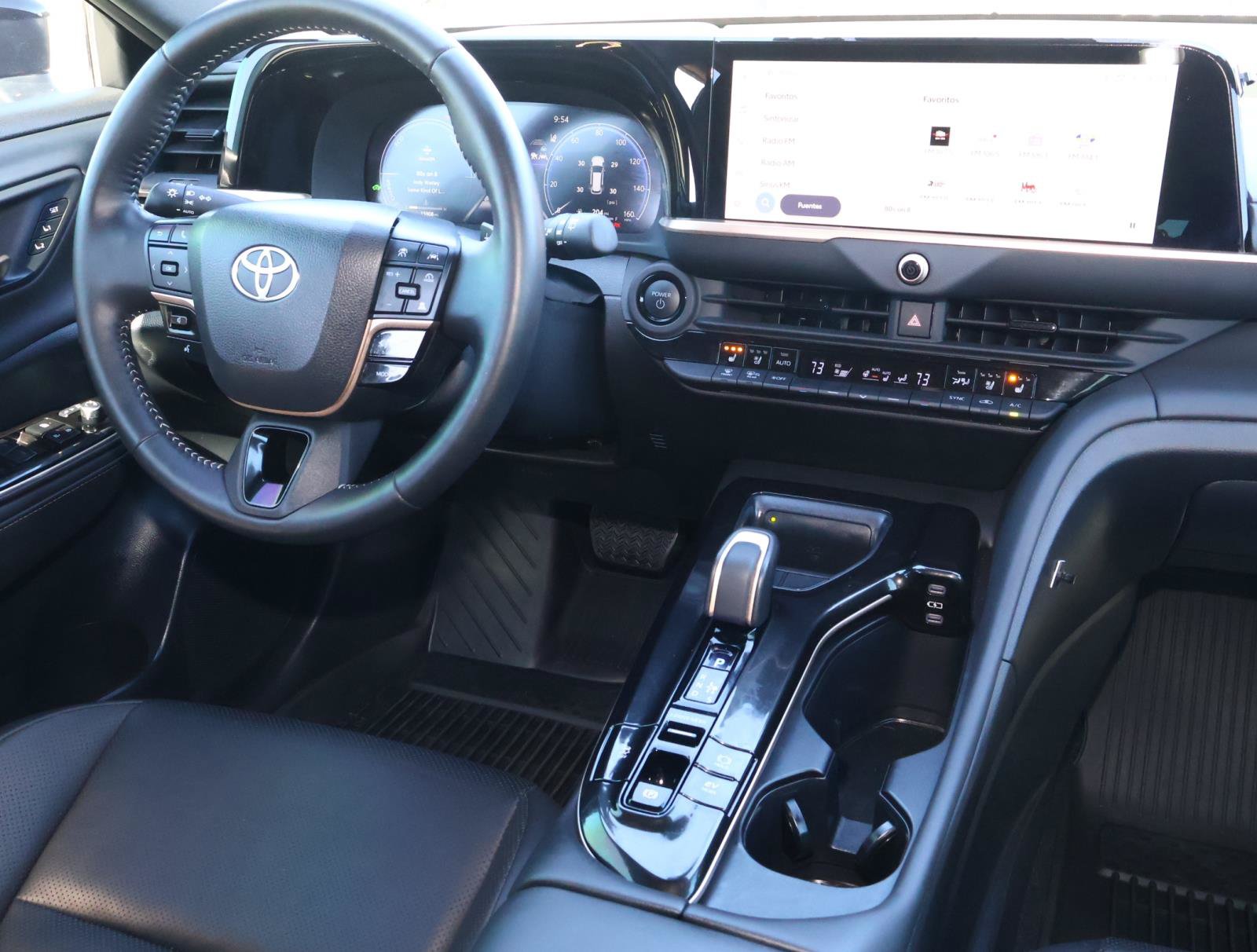 Used 2025 Toyota Crown Signia AWD/4WD image 12