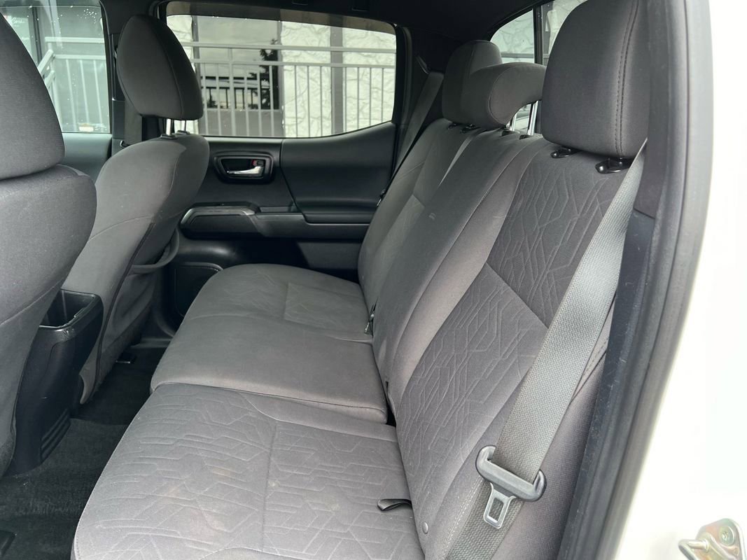 Used 2019 Toyota Tacoma TRD Sport w/ Technology Package AWD/4WD image 14