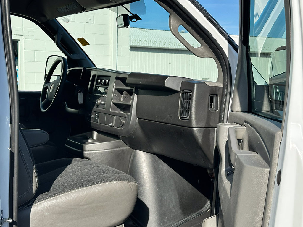 Used 2025 GMC Savana 2500 w/ Driver Convenience Package RWD image 18