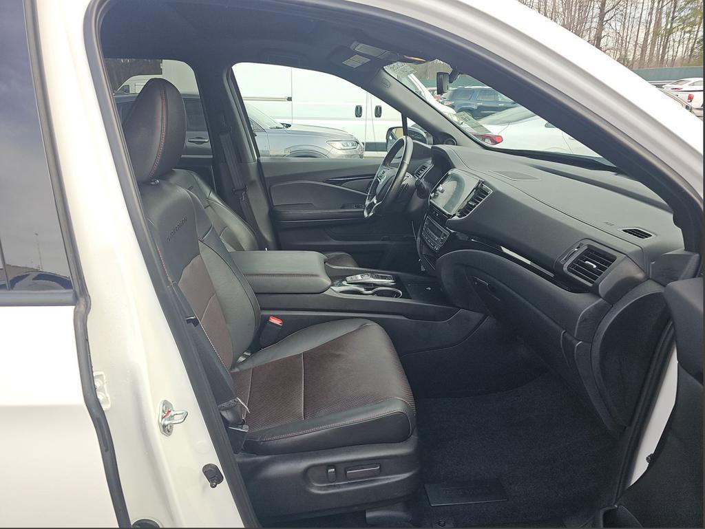 Used 2024 Honda Ridgeline Black Edition image 17