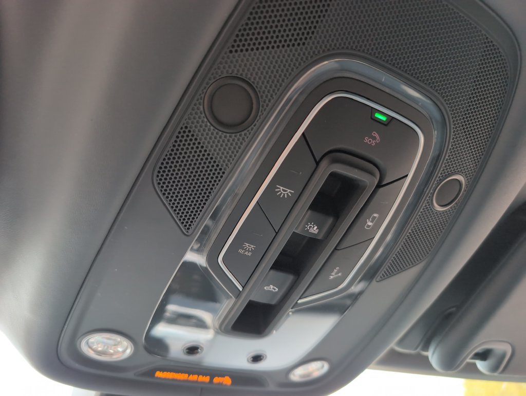 Used 2023 Bentley Bentayga Extended Wheelbase AWD/4WD image 24