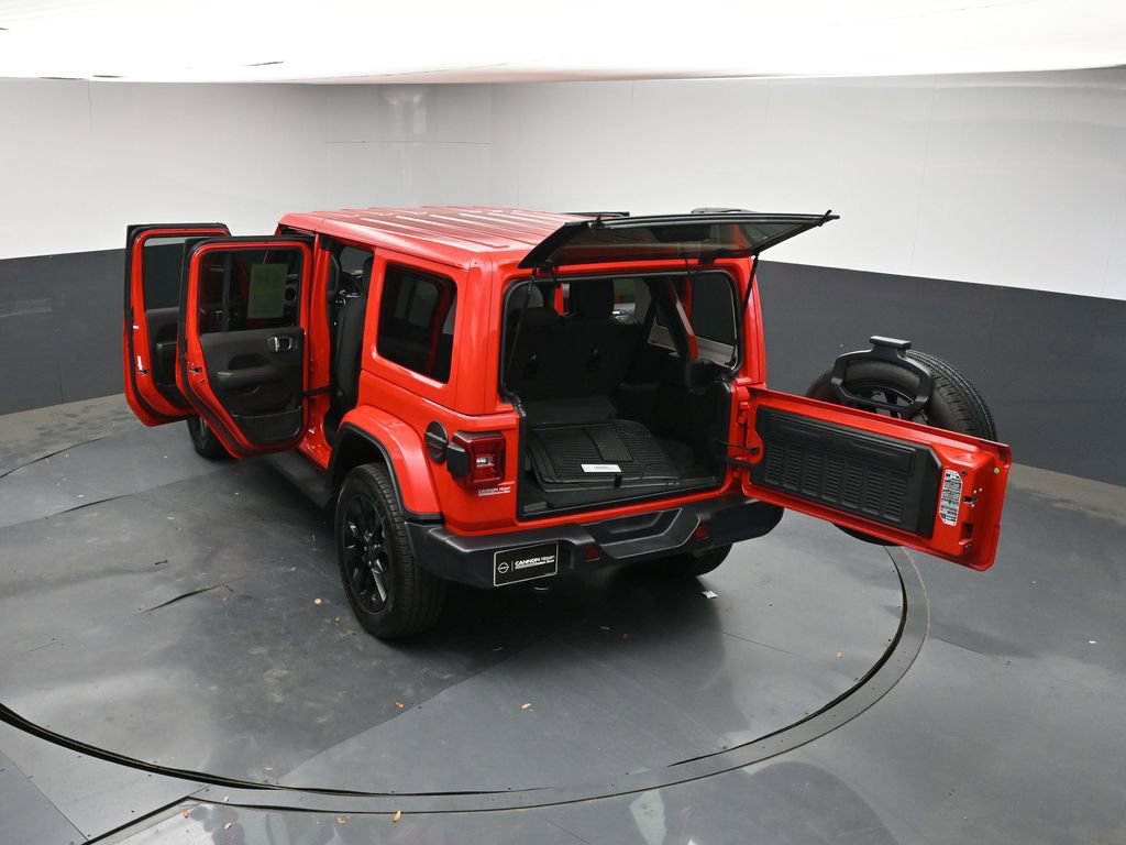 Used 2025 Jeep Wrangler Unlimited Sahara AWD/4WD image 46