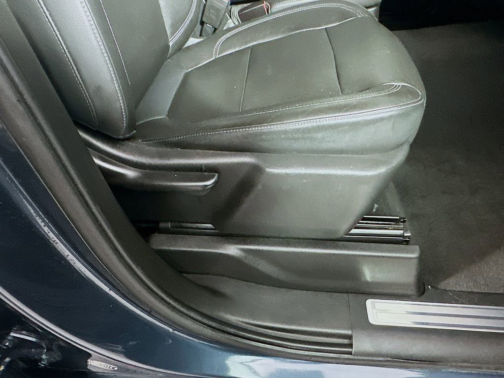 Used 2020 Chevrolet Silverado 1500 LT w/ All-Star Edition image 23