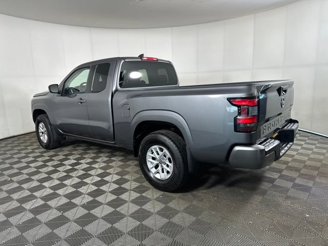 Used 2024 Nissan Frontier SV image 5