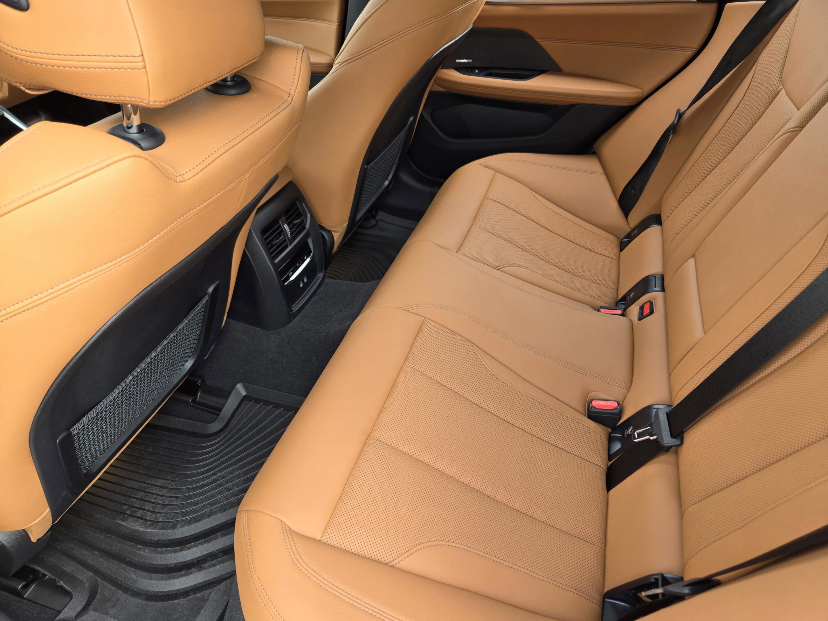 Used 2024 BMW i4 eDrive40 w/ Premium Package image 41