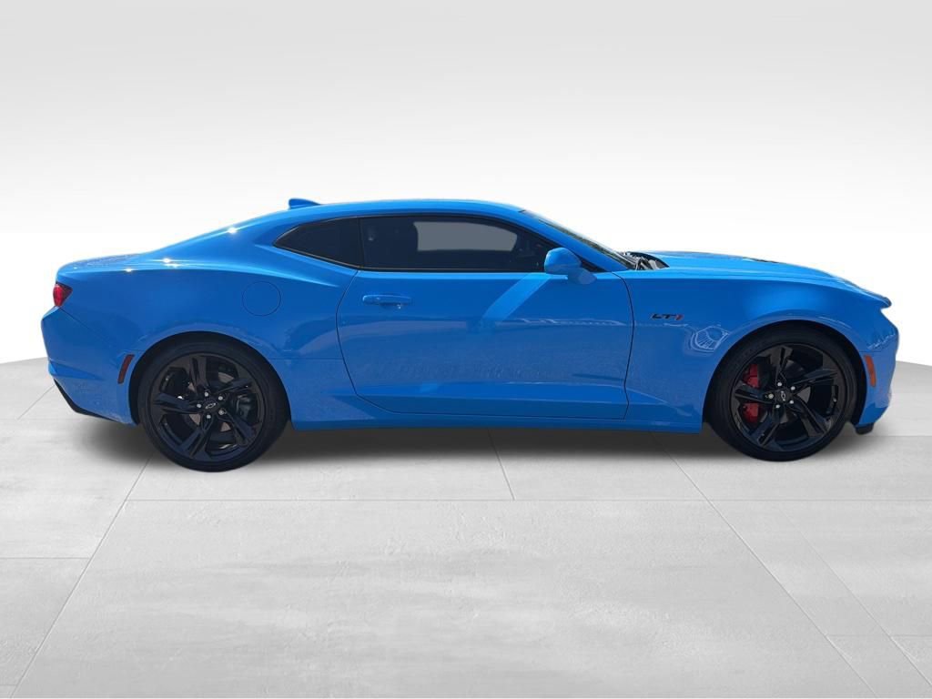 Used 2023 Chevrolet Camaro LT RWD image 5