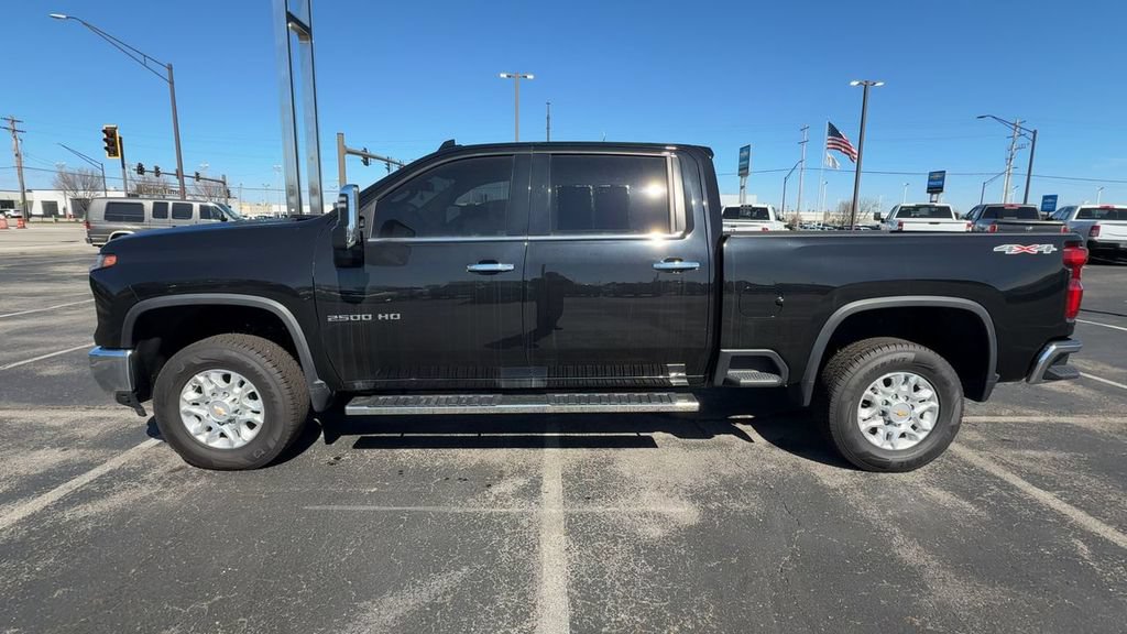 Used 2024 Chevrolet Silverado 2500 LTZ AWD/4WD image 5