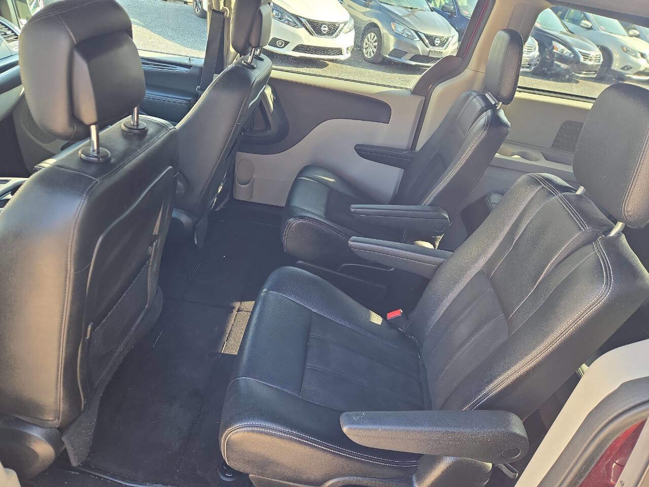 Used 2019 Dodge Grand Caravan SXT image 21