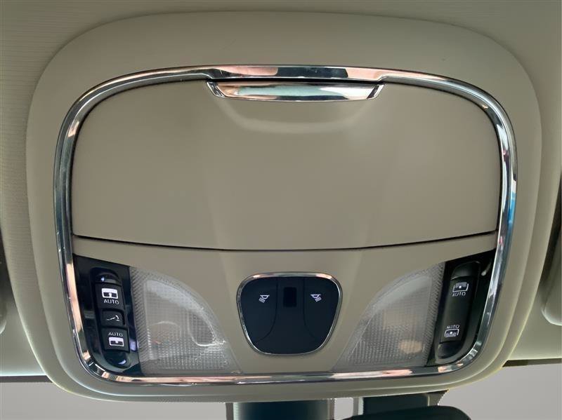 Used 2014 Jeep Cherokee Limited w/ Luxury Group FWD image 19