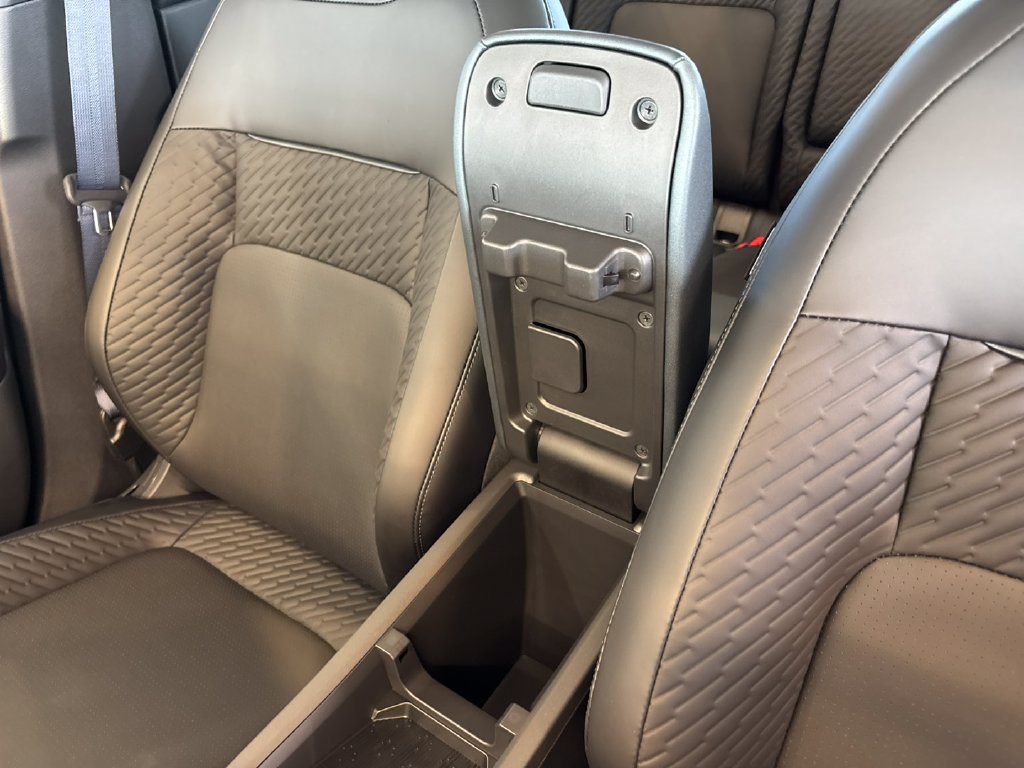 New 2026 Nissan Leaf Platinum+ w/ Cargo Package (Platinum+) FWD image 19